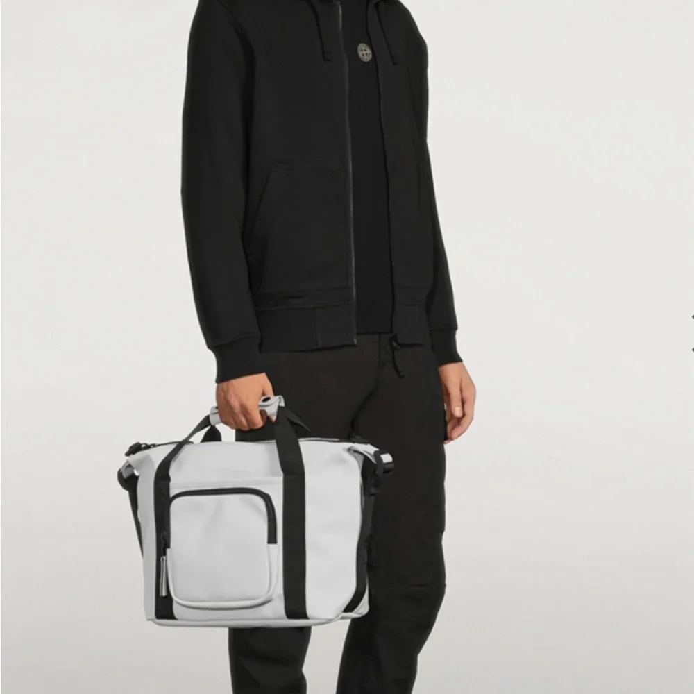 RAINS x FREE PEOPLE White Texel Kit Bag NWT🔖